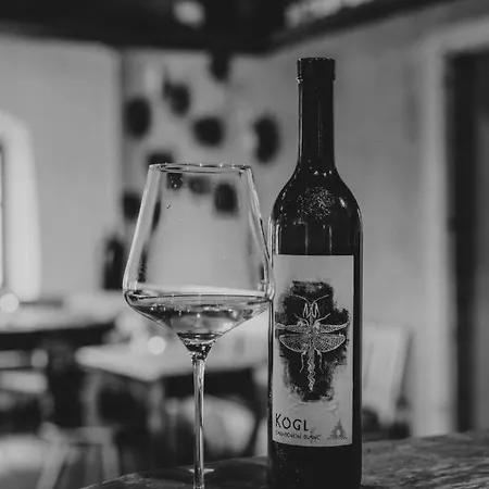 Weingut Koegl לינה וארוחת בוקר