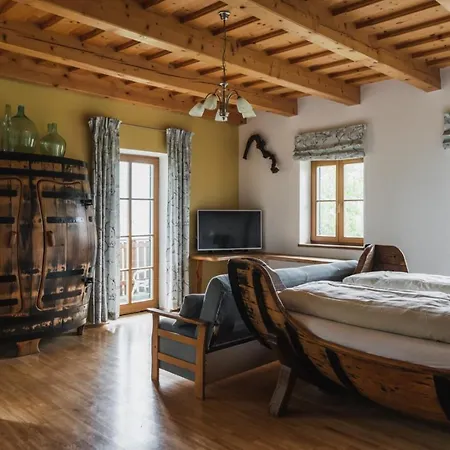 Weingut Koegl Bed & Breakfast 3*