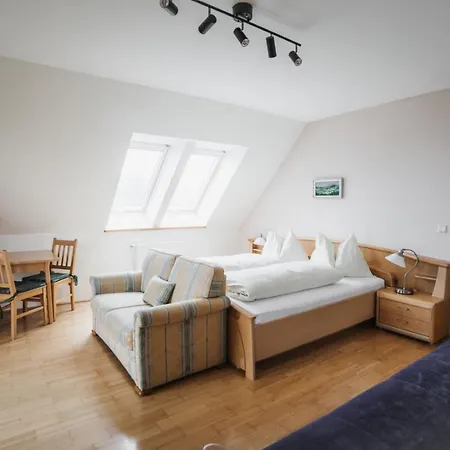 Weingut Koegl Bed & Breakfast *
